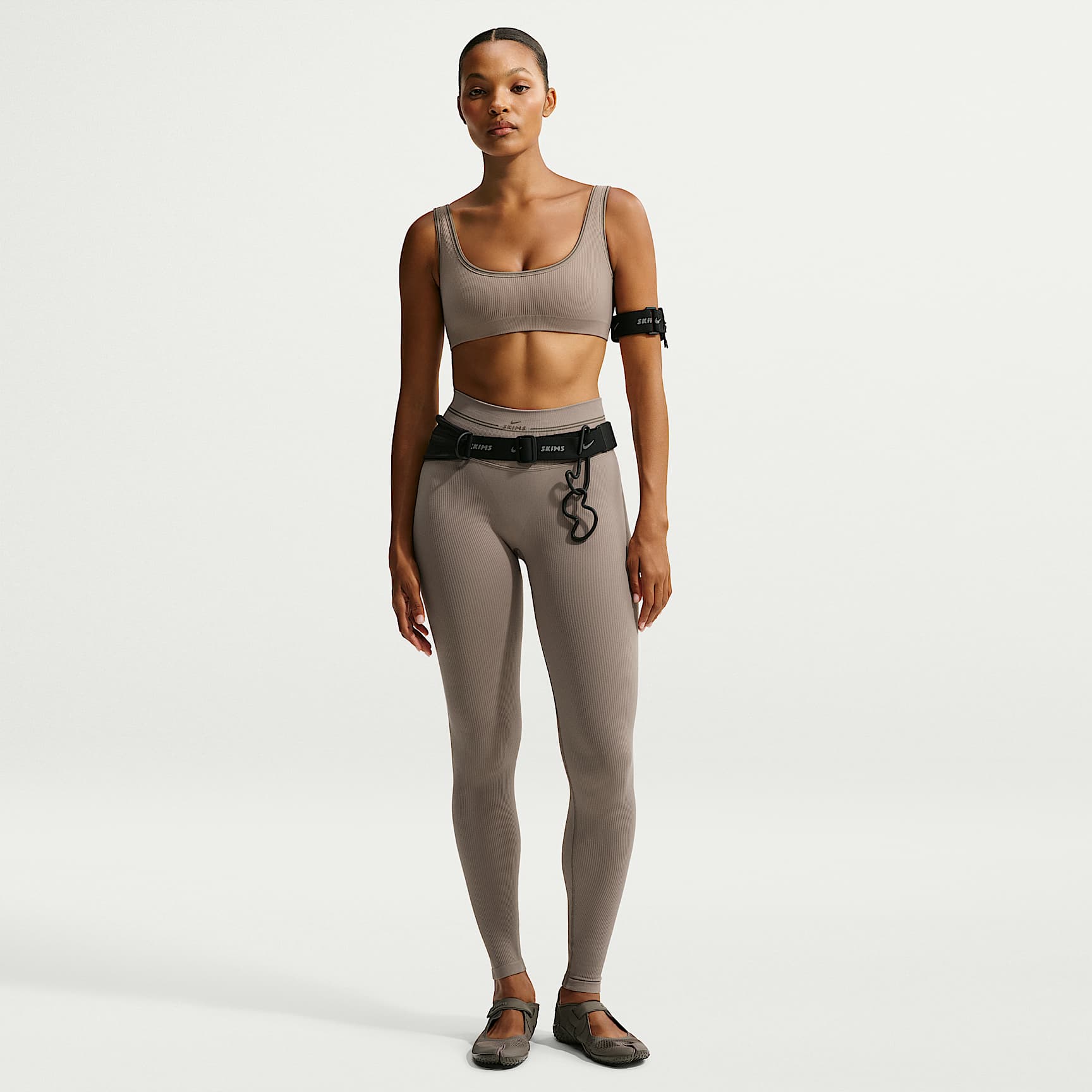 ヨガ・ピラティス Nike SKIMS RIBBED SEAMLESS 26\